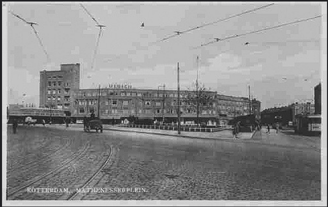 Het-Mathenesserplein-vanuit-het-zuidwesten.-Op-de-achtergrond-rechts-de-Van-Citterstraat-1930-34-1